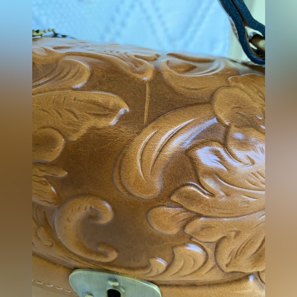 Patricia Nash *Sinclair* Tooled Leather Floral Backpack. NWT. - Picture 10 of 12